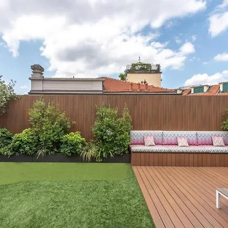 Apartamento Situado En Un Edificio De Principios Del Siglo Xx. * Milano