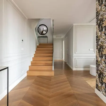 Apartamento Situado En Un Edificio De Principios Del Siglo Xx. Daire