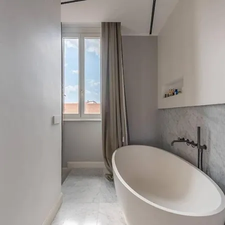 Apartamento Situado En Un Edificio De Principios Del Siglo Xx. Daire *