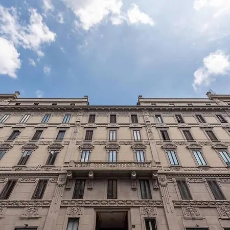 Apartamento Situado En Un Edificio De Principios Del Siglo Xx. Daire Milano